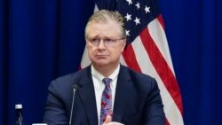 미 국무 차관보 “중국 ‘섬광탄 발사’ 우려…계속 비행·작전할 것”