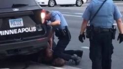 Derek Chauvin ya danne wuyan George Floyd