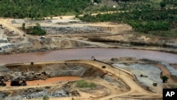 Le Nil Bleu coule près du site du projet de barrage Grand Ethiopian Renaissance près d'Assosa dans la région de Benishangul-Gumuz en Éthiopie, près du Soudan, à quelque 800 kilomètres (500 miles) d'Addis-Abeba.