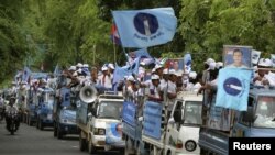 យុទ្ធនាការ​ឃោសនា​​របស់​គណបក្ស​សម រង្ស៊ី នៅ​មុន​ការ​បោះឆ្នោត​ឃុំ​សង្កាត់​ក្នុង​ឆ្នាំ​២០១២។