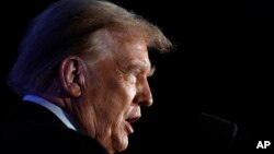 แฟ้มภาพ - อดีตประธานาธิบดีโดนัลด์ ทรัมป์ กล่าวระหว่างหาเสียง ที่นิวแฮมป์เชอร์ เมื่อ 17 ม.ค. 2024 (เอพี)