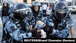 Hjuman rajts voč upozorio je da je policija upotrebila prekomernu silu tokom subotnjih protesta u Moskvi.