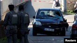 موتری که امروز با آن گروهی از مردم در شهر مینهایم آلمان زیر گرفته شد 