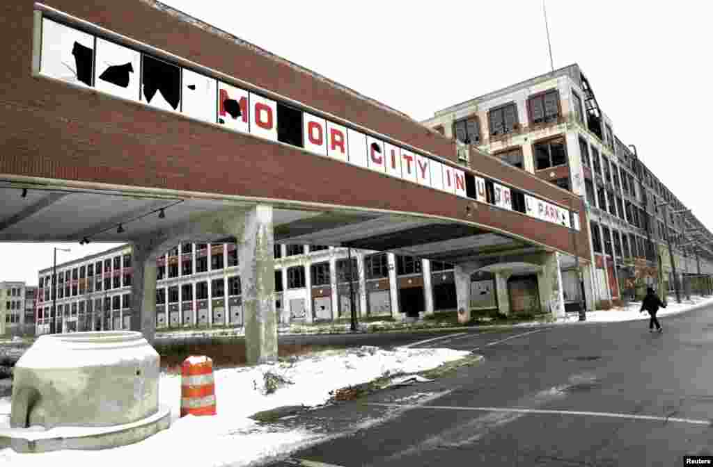 The abandoned Packard Motor Car Company building that ceased production in the 1950's.