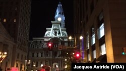 Philadelphie, dans la fièvre de l'attente de l'arrivée du pape François. (Jacques Astride/VOA)