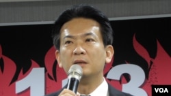 民进党中央党部发言人林俊宪(美国之音申华拍摄)