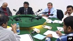 US Special Representative to Afghanistan and Pakistan Richard Holbrooke speaks to reporters in Islamabad on the eve of Afghan parliamentary elections, 17 Sept. 2010