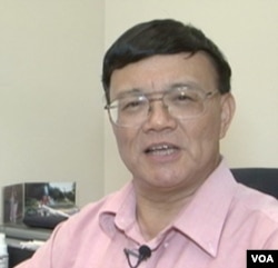 洛杉矶加州州立大学宋永毅教授（美国之音国符拍摄）