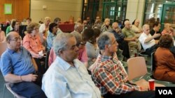 Egyptian-Americans discuss Egypt's political crisis at a meeting in late July (file photo).