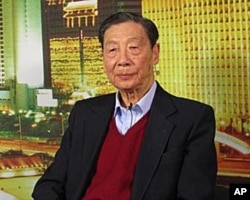 敢于公开批毛的茅于轼