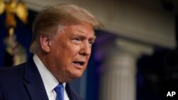 도널드 트럼프 미국 대통령이 22일 백악관 기자회견에서 발언하고 있다.