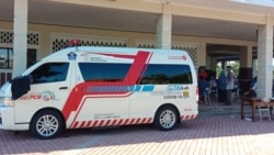 Mobil PCR BNPB sedang melayani tes swab di Gelora Pancasila, Surabaya (foto: Humas Pemkot Surabaya).