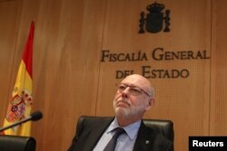 Spain's Attorney General Jose Manuel Maza prepares to deliver a statement at State Prosecutor office in Madrid, Spain, Oct. 30, 2017.
