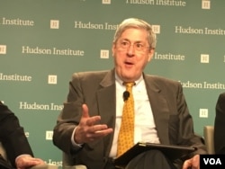 道格拉斯·费斯， 哈德逊研究所国家安全战略中心主任 (美国之音钟辰芳拍摄)