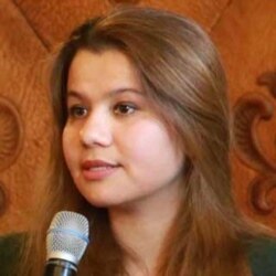 Humayra Baxtyor bir necha yildan beri Yevropada, lekin vatani Tojikistonda xavfsizlik organlari uni hamon tinch qo'ymaydi