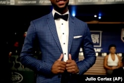 If a man doesn't have a fancy suit in his wardrobe, he can rent it.