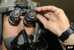 Tunda ishlatiladigan binokl