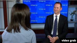 Luk Kofi iz fondacije "Heritidž" u intervjuu za Glas Amerike