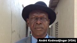 L'opposant Laoukein Kourayo Médard, président de la CTPD, à N'Djamena, 23 décembre 2018. (VOA/André Kodmadjingar)