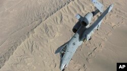 نیروهای مستقر خارجی در افغانستان هنگام ضرورت به نیروهای افغان حمایت‌های هوایی را فراهم می‌سازند