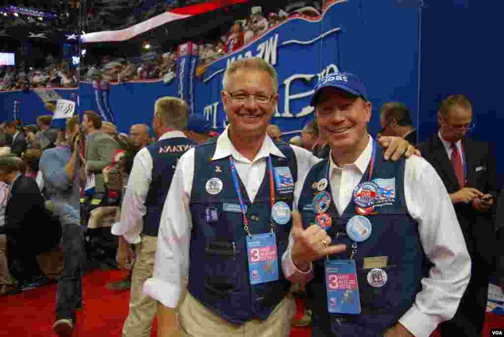 Montana delegates on the floor of the convention. (J. Featherly/VOA)