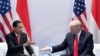 Presiden Joko Widodo dan Presiden Donald Trump langsungkan pertemuan di sela-sela KTT G20 di Hamburg, Jerman, Sabtu, 8 Juli 2017. (Foto courtesy: Setpres RI)