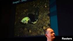 1月16日，英国宇航署负责人戴维•帕克在伦敦参加小猎犬2号的新闻发布会。