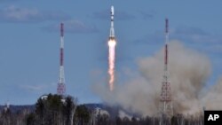 Fusee Soyouz décollant du nouveau cosmodrome de Vostochny , le 28 avril 2016