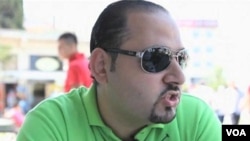 Ayman Al Haddad yang tinggal di Turki membantu kelompok pemberontak Suriah mengkomunikasikan situasi mereka. (Foto: Dok)