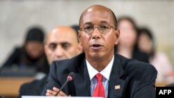 로버트 우드 미국 군축담당 대사가 제네바에서 열린 유엔 군축회의에서 발언하고 있다.