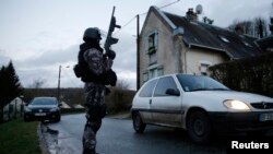 Les frères Kouachi sont les personnes cernées dans un bâtiment de Dammartin-en-Goële, selon les autorités françaises