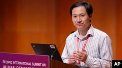 Dr. He Jiankui, seorang pakar biologi China memicu kontroversi setelah mengklaim bahwa ia berhasil menciptakan bayi kembar yang DNA-nya telah direkayasa. 