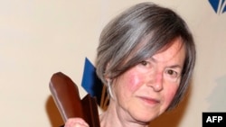 Le 19 novembre 2014, Louise Gluck participe aux National Book Awards 2014 à New York.