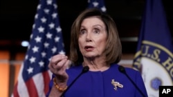 Ketua DPR Nancy Pelosi ketika memberi ketarangan dengan wartawan menyusul meningkatnya ketegangan antara AS dan Iran, Kamis, 9 Januari 2020, di Capitol Hill di Washington. (Foto: AP/J. Scott Applewhite)