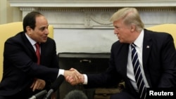 Shugaba Sisi (Hagu) Da Shugaba Trump (Dama) a Lokacin Da Ya Kawo Ziyara Washington