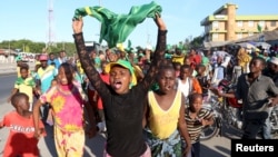 Wafuasi wa CCM wakishangilia ushindi wa John Magufuli Tanzania 