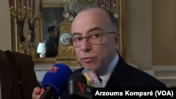 Menteri Dalam Negeri Perancis Bernard Cazeneuve (Foto: dok).