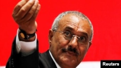 Mantan presiden Yaman Ali Abdullah Saleh tewas hari Senin (4/12).