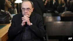 Uskup Agung Philippe Barbarin diadili di pengadilan Lyon, Perancis, Senin (7/1). 