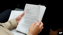 Le lanceur d'alerte dans l'affaire ukrainienne s'est inquiété du fait que le président américain a demandé à son homologue ukrainien, lors d'une conversation téléphonique le 25 juillet, d'enquêter sur son rival potentiel à la présidentielle 2020, Joe Biden.