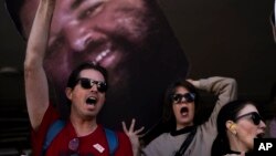 গাজা ভূখণ্ডে হামাসের হাতে এখনও আটকে থাকা জিম্মিদের মুক্তির দাবিতে চলা বিক্ষোভে ইসরায়েলি জিম্মিদের ছবি তুলে ধরেছে বিক্ষোভকারীরা। তেল আবিব, ইসরায়েল। ফটোঃ ৬ মার্চ, ২০২৫।