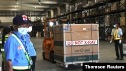  미국이 보낸 모더나 백신이 20일 타이완 타오위안 국제공항에 도착한 모습.