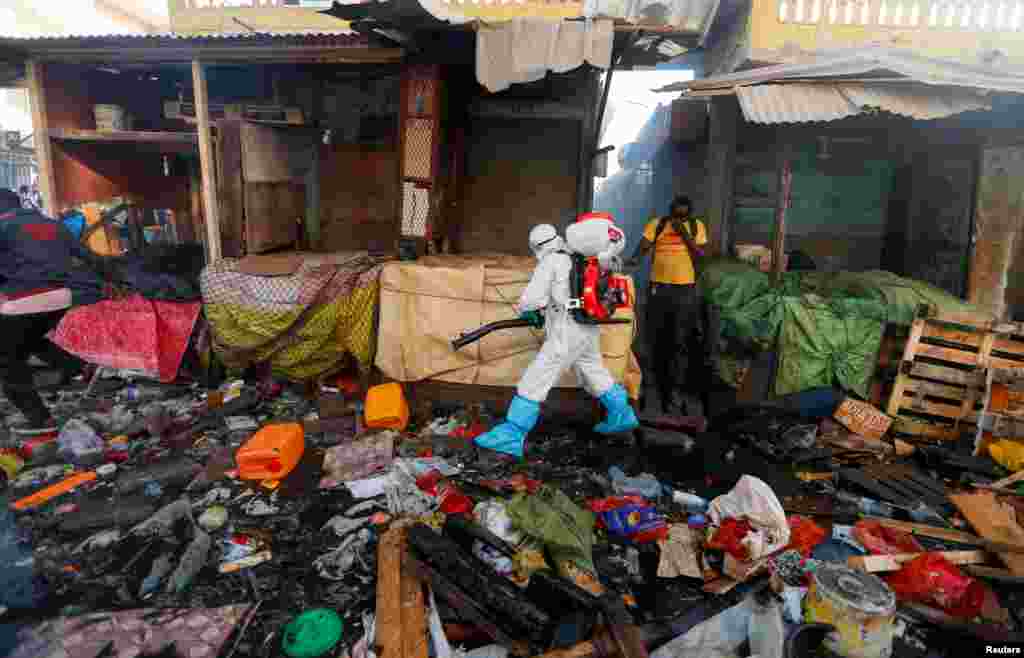 &nbsp;Ko&#39;chalarni dezinfeksiya qilish jarayoni. Senegal, 22-mart, 2020-yil.&nbsp;