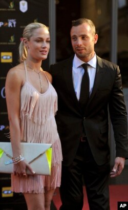 اسکار پیستوریوس و ریوا استین‌کمپ دوست‌دخترش