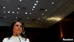 Foto Achiv: Ansyen Depite Etazini Tulsi Gabbard, ke Prezidan Donald Trump chwazi kom direktris ranseyman nasyonal Etazini. 
