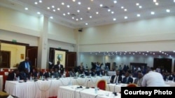 Les pourparlers se tiennent au palais d'Entebbe, en Ouganda.