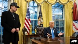 Илон Маск и Доналд Трамп во Белата куќа
