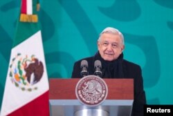 Presiden Meksiko Andres Manuel Lopez Obrador berbicara selama konferensi pers, di Hermosillo. (Foto: via Reuters)