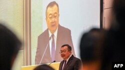 Liu Jianchao, kepala Departemen Internasional Partai Komunis China memberi paparan dalam acara "FutureChina Dialogue" di Singapura, Rabu, 27 Maret 2024. (Foto: Roslan Rahmand/AFP) 