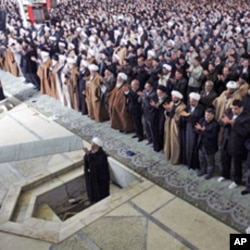 Iranian senior cleric Hojjatoleslam Kazem Sediqi leads Friday prayer at Tehran University on 12 Feb 2010